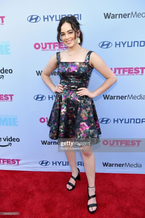 Mary-Mouser-16.jpg