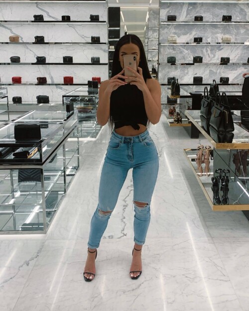 Samantha_Rayner-Feet-6527519.jpg
