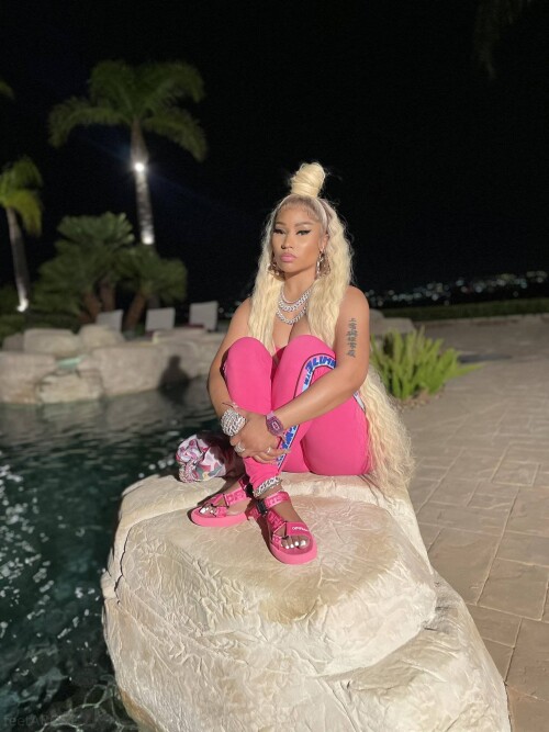 nicki-minaj-feet-5994697.jpg
