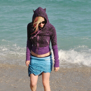 Avril_Lavigne-Feet-270252