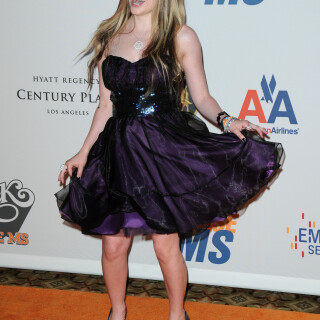 Avril_Lavigne-Feet-270347