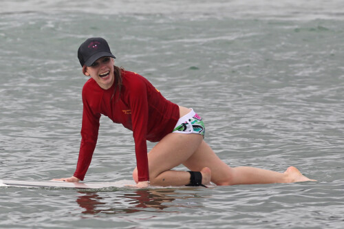 Avril_Lavigne-Feet-310014.jpg